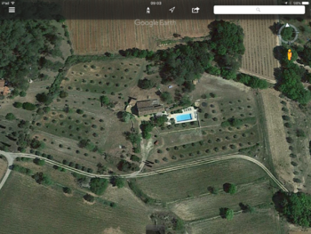 Satelite view luxurious holidayhome for rent Cotignac